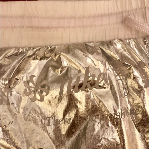 Awesome Nike silver running shorts size S - Picture 7 of 7